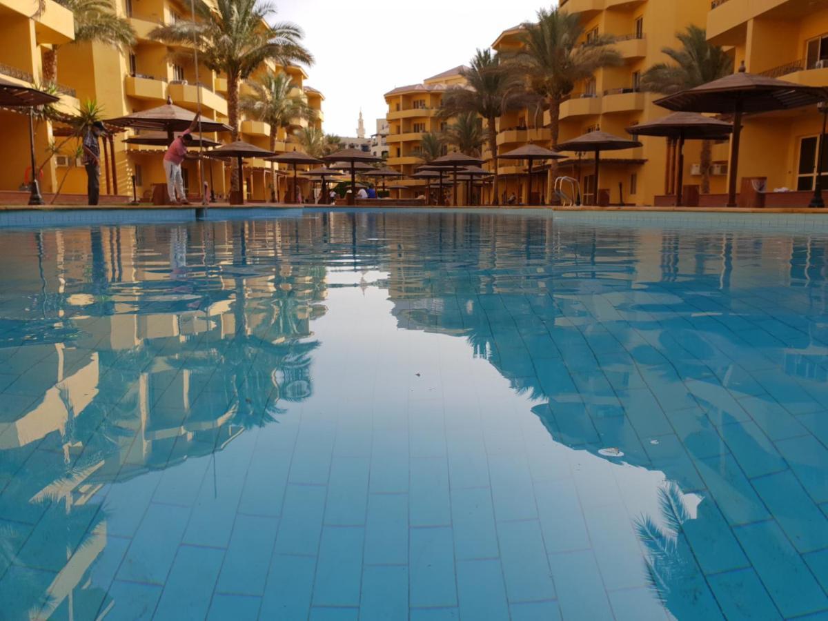 British Resort Pool View Apartments フルガダ エクステリア 写真