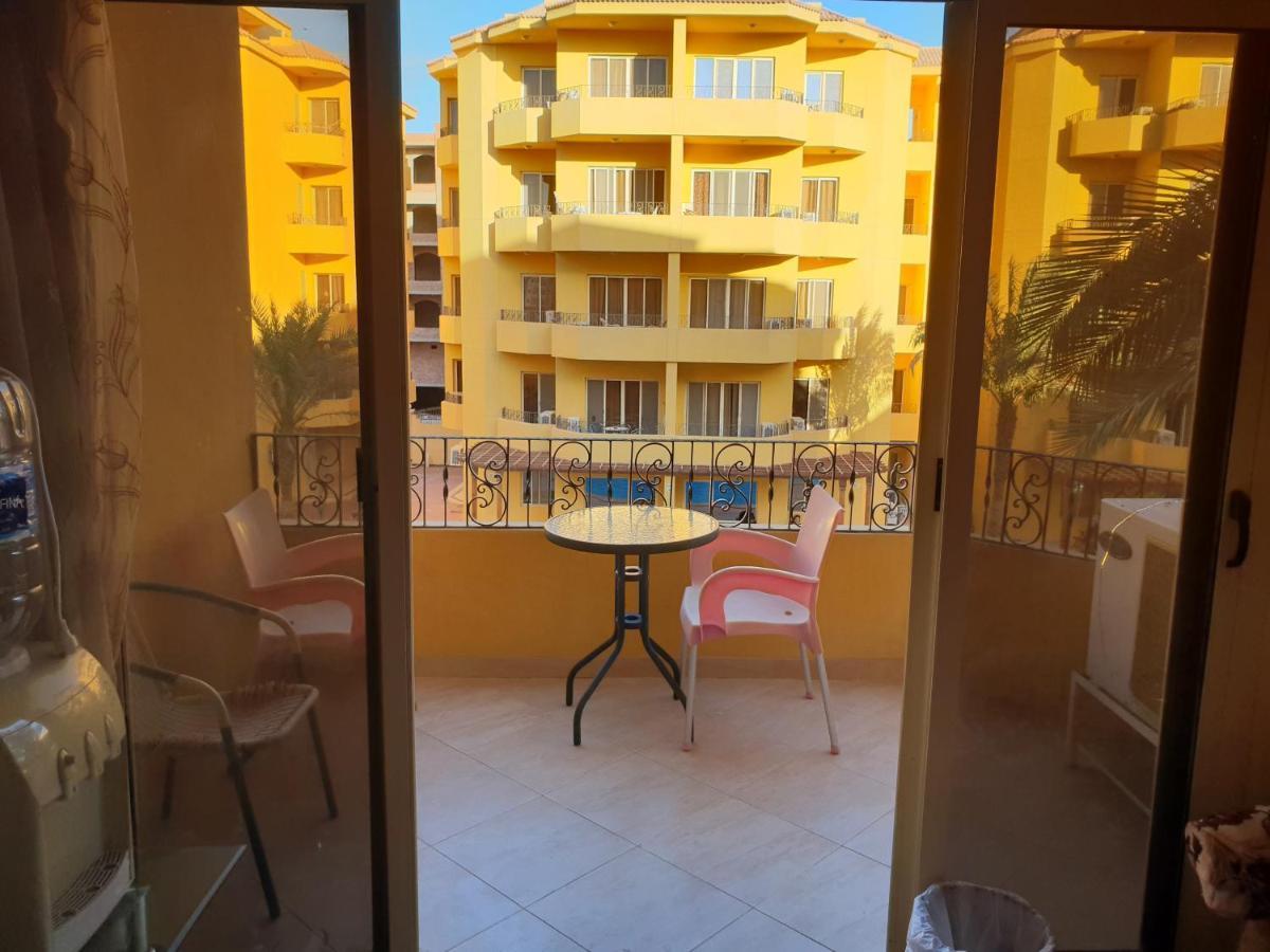 British Resort Pool View Apartments フルガダ エクステリア 写真