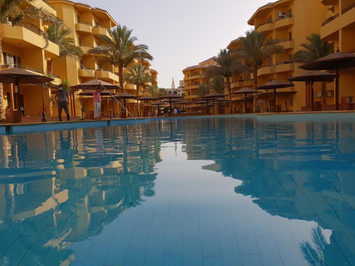 British Resort Pool View Apartments フルガダ エクステリア 写真